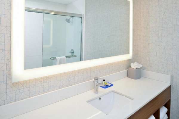 Holiday Inn Express Santa Rosa North image 15