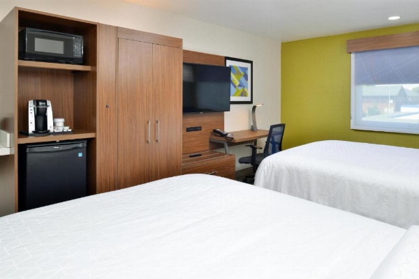 Holiday Inn Express Santa Rosa North image 16