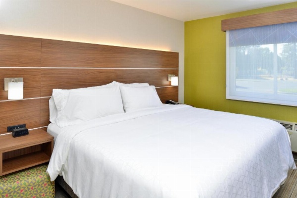 Holiday Inn Express Santa Rosa North image 17
