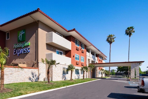 Holiday Inn Express Santa Rosa North image 30