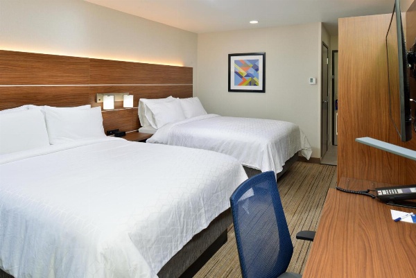 Holiday Inn Express Santa Rosa North image 4
